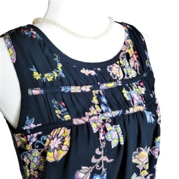 4/$23 LOFT Navy Floral Sleeveless Mixed Media Top - Picture 2 of 5
